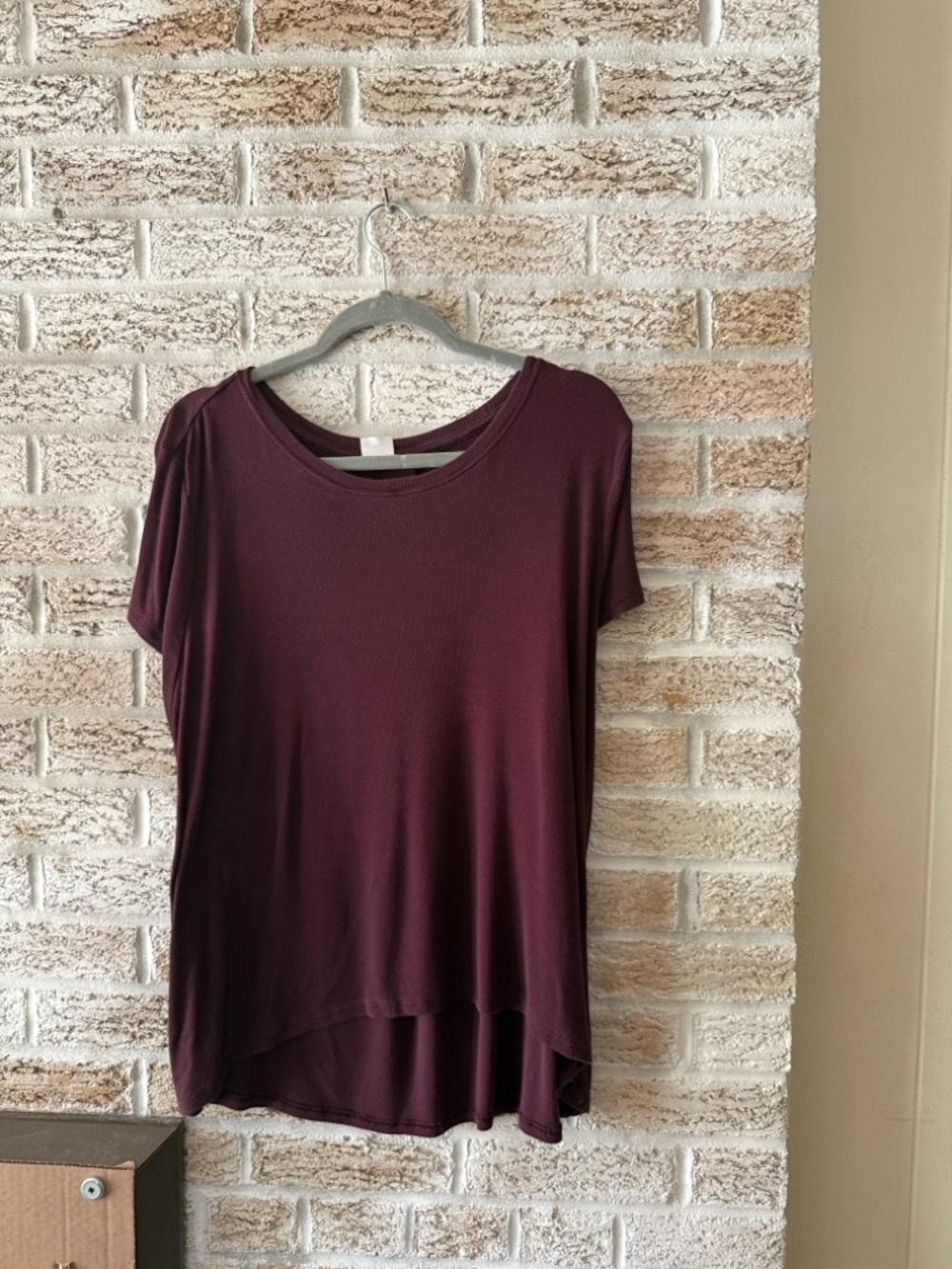 Athleta Short Sleeve High-Low Tee - Burgundy Plum